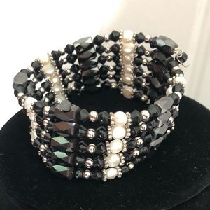 Versatile magnetic black and white necklace/bracelet